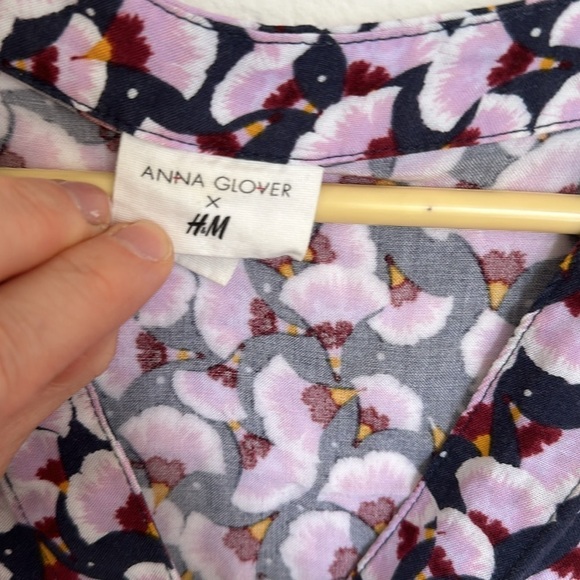 Anna Glover for H&M Floral V-Neck Dress – Size 6 – Perfect for Fall - Picture 6 of 9